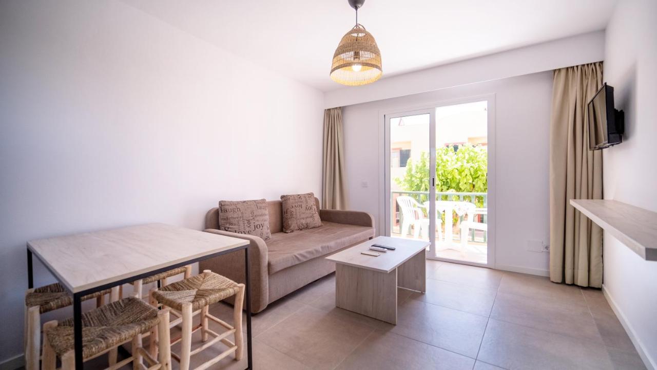 Sant Joan Apartaments - Adults Only كالا إن بلانيس المظهر الخارجي الصورة